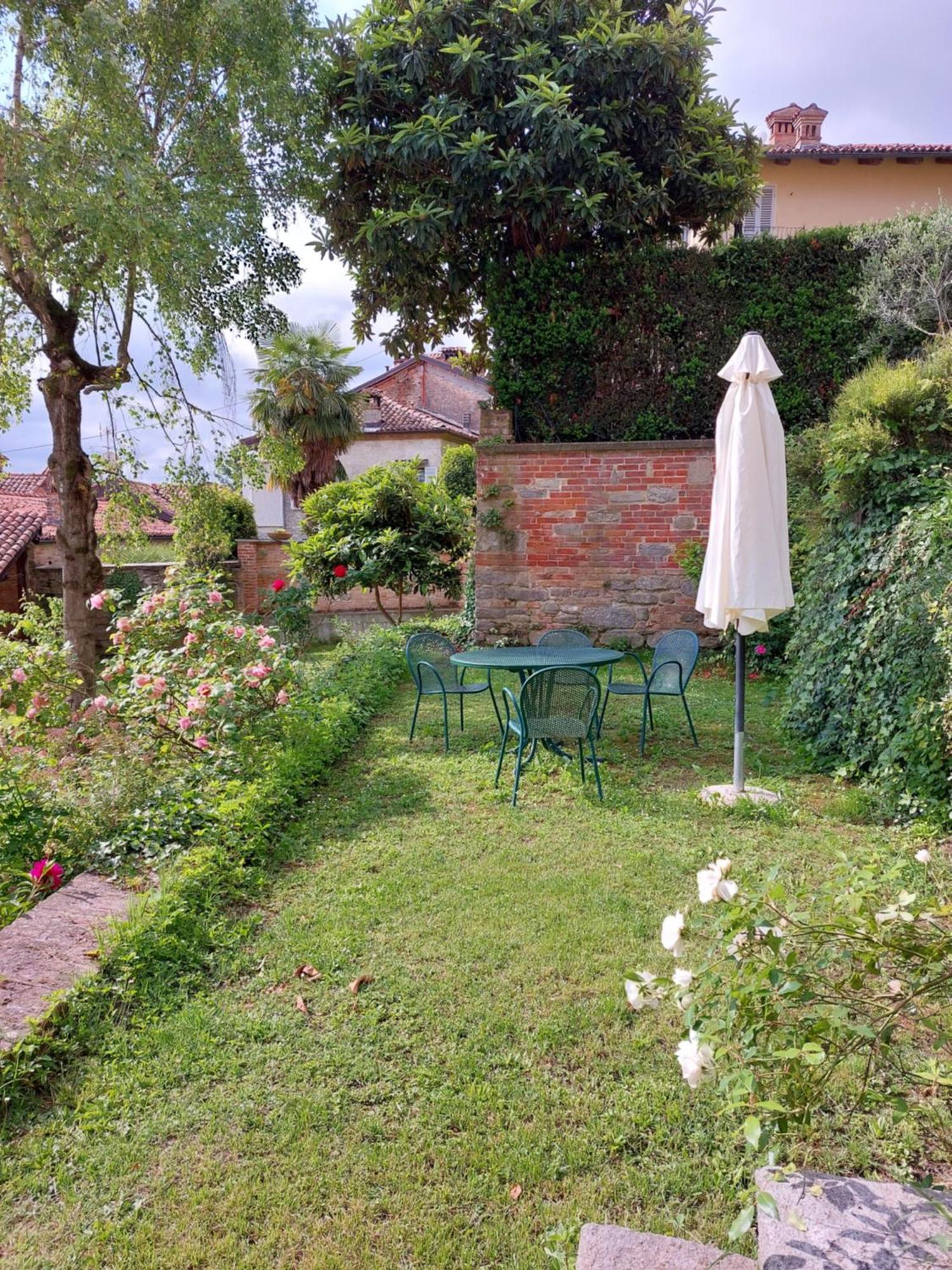 Il Giardino Di Olivia Διαμέρισμα Guarene Εξωτερικό φωτογραφία